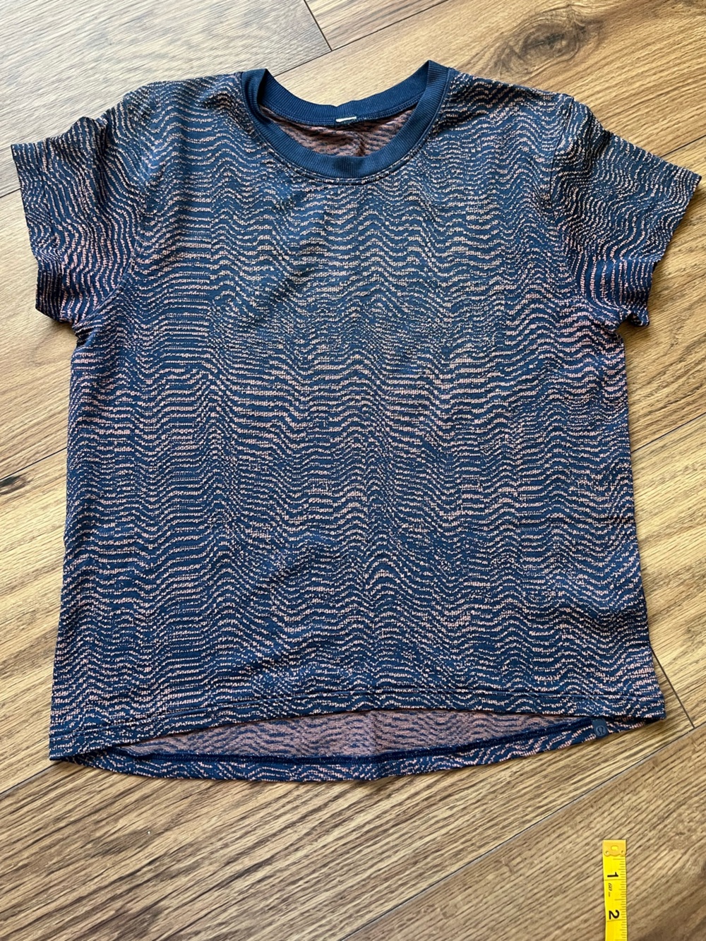 Lululemon Train to be short sleeve shirt Blue/Orange Ripple Wave Pattern